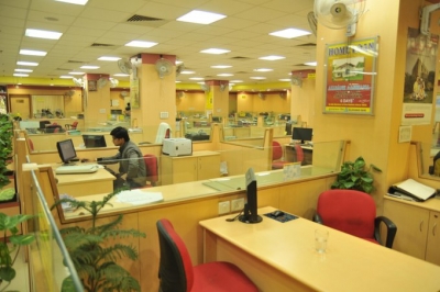 Octogenarian spends night in Hyderabad bank due to staff's negligence | Octogenarian spends night in Hyderabad bank due to staff's negligence