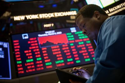 US stocks plummet, Dow loses nearly 3,000 pts over COVID-19 | US stocks plummet, Dow loses nearly 3,000 pts over COVID-19