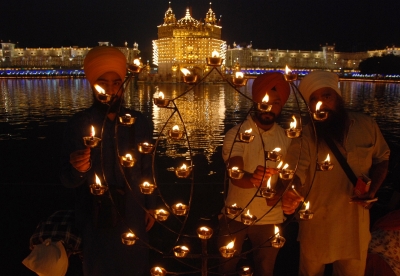 Golden Temple to see symbolic fireworks in Diwali2020 | Golden Temple to see symbolic fireworks in Diwali2020 Golden Temple to see symbolic fireworks in Diwali2020 | Golden Temple to see symbolic fireworks in Diwali2020