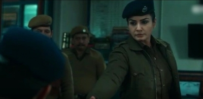 Raveena Tandon unveils trailer of 'Aranyak', talks about women in uniform | Raveena Tandon unveils trailer of 'Aranyak', talks about women in uniform