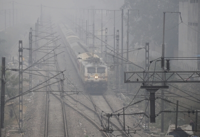 29 Delhi-bound trains delayed due to heavy fog | 29 Delhi-bound trains delayed due to heavy fog