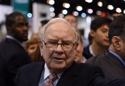 Warren Buffett's company posts nearly $50bn loss in Q1 | Warren Buffett's company posts nearly $50bn loss in Q1