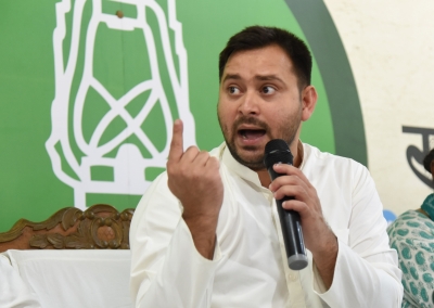 Tejashwi takes a jibe at Nitish, calls him 'nominated' CM | Tejashwi takes a jibe at Nitish, calls him 'nominated' CM