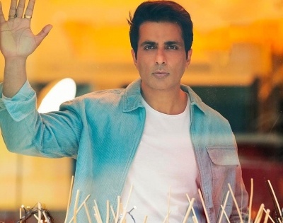 Sonu Sood says the 'biggest charity' today is to give jobs | Sonu Sood says the 'biggest charity' today is to give jobs