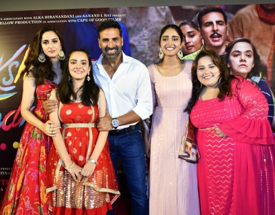 Traversing lanes of nostalgia and vibrancy with cast of 'Raksha Bandhan' | Traversing lanes of nostalgia and vibrancy with cast of 'Raksha Bandhan'