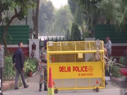 General Bipin Rawat's demise: Officials secure CDS residence to smoothly handle traffic movement | General Bipin Rawat's demise: Officials secure CDS residence to smoothly handle traffic movement