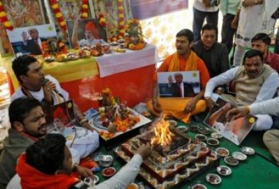 Hindu Sena holds yagya for Trump, India-US ties | Hindu Sena holds yagya for Trump, India-US ties Hindu Sena holds yagya for Trump, India-US ties | Hindu Sena holds yagya for Trump, India-US ties