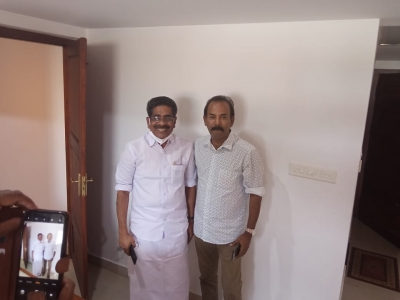 Malayalam director Major Ravi all set to join Congress | Malayalam director Major Ravi all set to join Congress