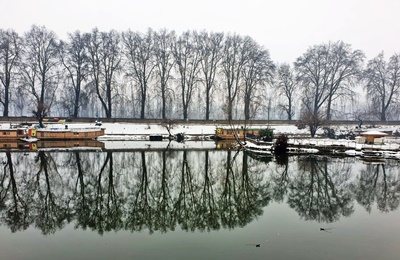 Cold wave continues unabated in Kashmir | Cold wave continues unabated in Kashmir