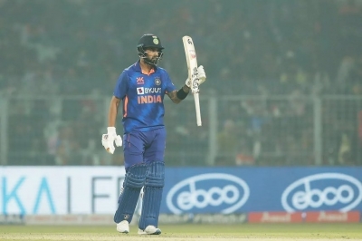 IND v AUS: KL Rahul gets a lot of balance into the team as a wicketkeeper, says T. Dilip | IND v AUS: KL Rahul gets a lot of balance into the team as a wicketkeeper, says T. Dilip