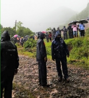 Taliye hillslide washout: Thackeray wipes tears of dazed survivors | Taliye hillslide washout: Thackeray wipes tears of dazed survivors