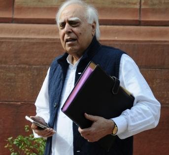 Two lawyers write to AG seeking contempt against Kapil Sibal over remarks on SC | Two lawyers write to AG seeking contempt against Kapil Sibal over remarks on SC