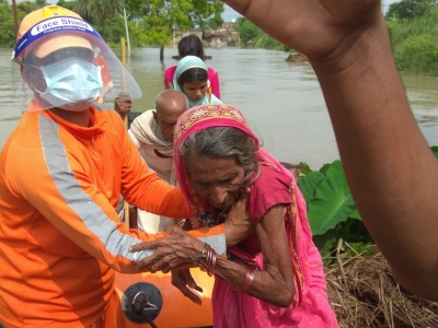 Bihar floods: NDRF teams rescue over 3,500 people | Bihar floods: NDRF teams rescue over 3,500 people