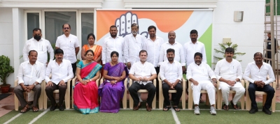 Jolt to TRS as a Mayor joins Congress | Jolt to TRS as a Mayor joins Congress