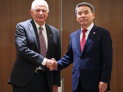 S.Korea dismisses claim about discussions with EU envoy on Ukraine's ammunition needs | S.Korea dismisses claim about discussions with EU envoy on Ukraine's ammunition needs