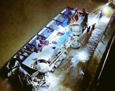 5 dead, 16 injured as Meghalaya bus plunges into swollen river | 5 dead, 16 injured as Meghalaya bus plunges into swollen river