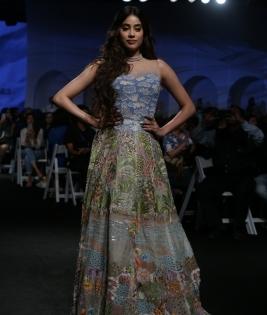 Janhvi is a moody dresser, Vicky dresses to express | Janhvi is a moody dresser, Vicky dresses to express Janhvi is a moody dresser, Vicky dresses to express | Janhvi is a moody dresser, Vicky dresses to express