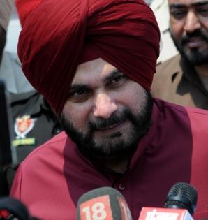 Scrap power purchase pacts, Sidhu asks Punjab CM | Scrap power purchase pacts, Sidhu asks Punjab CM