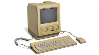 Steve Jobs' Macintosh SE from NeXT likely to fetch $300K at auction: Report | Steve Jobs' Macintosh SE from NeXT likely to fetch $300K at auction: Report