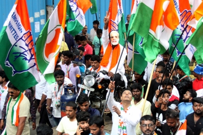 Left, Cong parties participate in Bharat Bandh in Andhra | Left, Cong parties participate in Bharat Bandh in Andhra Left, Cong parties participate in Bharat Bandh in Andhra | Left, Cong parties participate in Bharat Bandh in Andhra