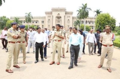 Over 6 lakh appear for constable exam in Telangana | Over 6 lakh appear for constable exam in Telangana