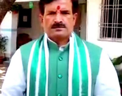 Nitish Kumar govt is copycat, imitating Tejashwi Yadav: RJD slams Bihar CM’s job promise | Nitish Kumar govt is copycat, imitating Tejashwi Yadav: RJD slams Bihar CM’s job promise Nitish Kumar govt is copycat, imitating Tejashwi Yadav: RJD slams Bihar CM’s job promise | Nitish Kumar govt is copycat, imitating Tejashwi Yadav: RJD slams Bihar CM’s job promise