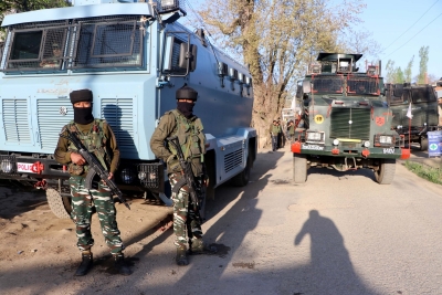 2 Jaish terrorists killed in Kashmir gunfight identified as Pak nationals | 2 Jaish terrorists killed in Kashmir gunfight identified as Pak nationals