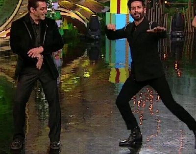 'Bigg Boss 15': Salman, Shahid dance together; Karan proposes to Tejasswi on 'Weekend Ka Vaar' | 'Bigg Boss 15': Salman, Shahid dance together; Karan proposes to Tejasswi on 'Weekend Ka Vaar'