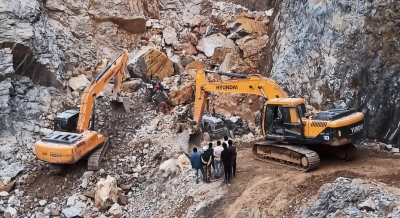 Cave-in at Mizoram stone quarry leaves three missing | Cave-in at Mizoram stone quarry leaves three missing Cave-in at Mizoram stone quarry leaves three missing | Cave-in at Mizoram stone quarry leaves three missing