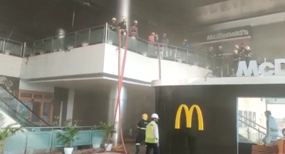 Fire erupts at Gurugram mall, no casualties | Fire erupts at Gurugram mall, no casualties Fire erupts at Gurugram mall, no casualties | Fire erupts at Gurugram mall, no casualties