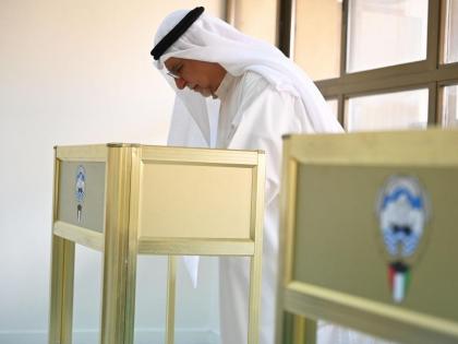 Kuwaitis vote to elect new parliament | Kuwaitis vote to elect new parliament
