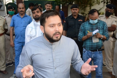 Vote out the corrupt, give youth a chance in Bihar: Tejashwi | Vote out the corrupt, give youth a chance in Bihar: Tejashwi