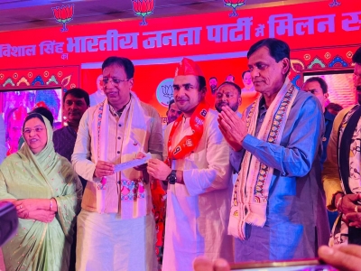 Days after quitting JD-U, two-time MP joins BJP with son, supporters | Days after quitting JD-U, two-time MP joins BJP with son, supporters