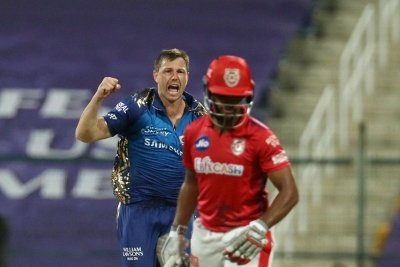 KXIP end innings on 176/6 as Boult forces Super Over | KXIP end innings on 176/6 as Boult forces Super Over