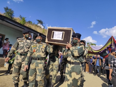 Hundreds bid farewell to Manipur braveheart martyred in J&K | Hundreds bid farewell to Manipur braveheart martyred in J&K Hundreds bid farewell to Manipur braveheart martyred in J&K | Hundreds bid farewell to Manipur braveheart martyred in J&K