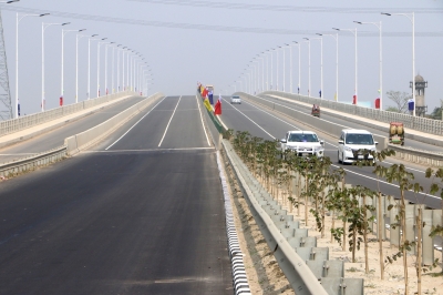 Hasina inaugurates B'desh's 1st expressway | Hasina inaugurates B'desh's 1st expressway