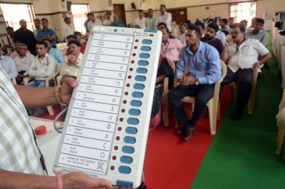 Battle for UP: Lakhimpur Kheri farmers to use NOTA option | Battle for UP: Lakhimpur Kheri farmers to use NOTA option Battle for UP: Lakhimpur Kheri farmers to use NOTA option | Battle for UP: Lakhimpur Kheri farmers to use NOTA option