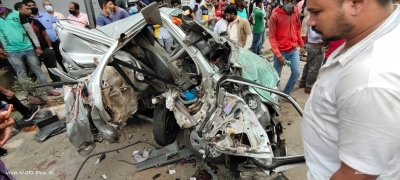 1 killed, seven injured as speeding Benz car causes chain accident | 1 killed, seven injured as speeding Benz car causes chain accident