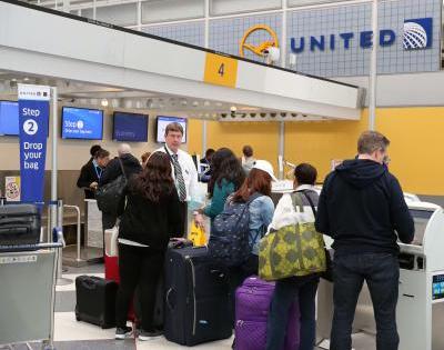 US airports in disarray over COVID-19 screening | US airports in disarray over COVID-19 screening