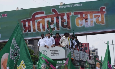 RJD holds 'pratirodh' march in Bihar | RJD holds 'pratirodh' march in Bihar