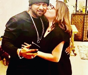 Yo Yo Honey Singh's wife accuses him of domestic violence, sex with multiple women | Yo Yo Honey Singh's wife accuses him of domestic violence, sex with multiple women
