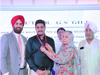 A memorable award ceremony organized to felicitate the Best Medical Graduate of 2021 | A memorable award ceremony organized to felicitate the Best Medical Graduate of 2021