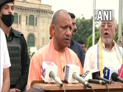 Yogi Adityanath pays tribute to former PM Chaudhary Charan Singh | Yogi Adityanath pays tribute to former PM Chaudhary Charan Singh