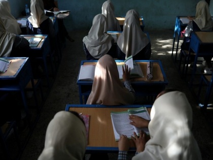 Students protest in Kabul as Taliban bar girls from attending schools | Students protest in Kabul as Taliban bar girls from attending schools