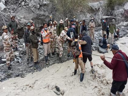 Ladakh: ITBP assists police in rescuing 17 villagers who went missing during cloudburst | Ladakh: ITBP assists police in rescuing 17 villagers who went missing during cloudburst