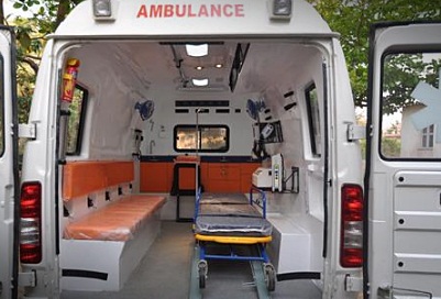 Ambulance stopped in Patna to make way for Nitish's convoy | Ambulance stopped in Patna to make way for Nitish's convoy Ambulance stopped in Patna to make way for Nitish's convoy | Ambulance stopped in Patna to make way for Nitish's convoy