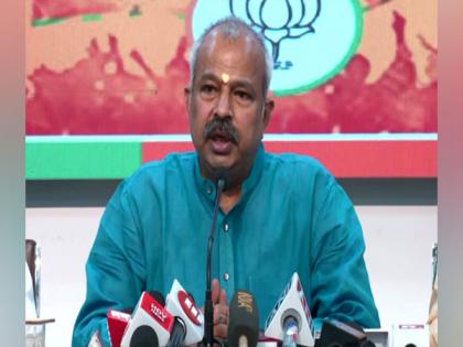 BJP Delhi chief says AAP 'furious' as CBI raided Sisodia's residence | BJP Delhi chief says AAP 'furious' as CBI raided Sisodia's residence