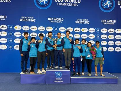 PM Modi praises wrestlers on winning medals at U20 Junior World Wrestling Championships | PM Modi praises wrestlers on winning medals at U20 Junior World Wrestling Championships