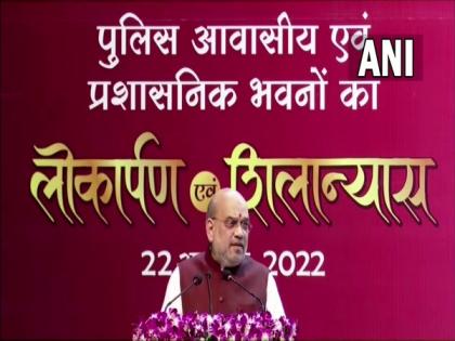 Amit Shah lauds role of police personnel in dealing with terror, Naxalism | Amit Shah lauds role of police personnel in dealing with terror, Naxalism