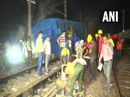 Goods train derail near Bhubaneswar railway station, several trains halted | Goods train derail near Bhubaneswar railway station, several trains halted